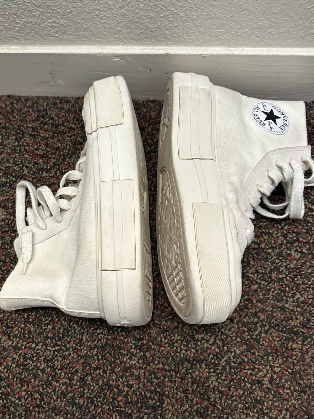 Converse High Top Platform Shoes. Size 9. - Picture 5 of 14